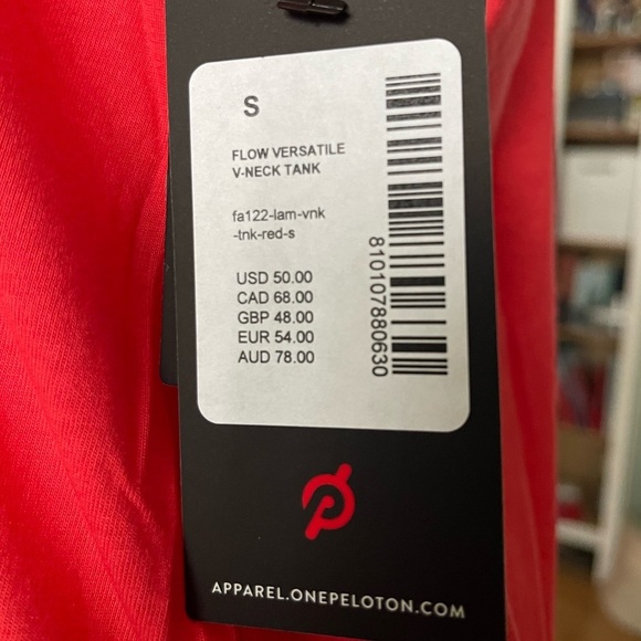 NWT Cycling Peloton Gym Workout Tank Flow Versatile V-Neck Size small - Picture 7 of 8